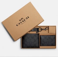 طقم كوتش محفظه وميداليه