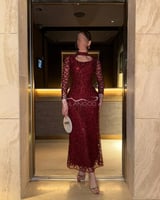 فستان عودي ماسك أنيق بتصميم لامع ومميز