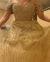 فستان سهرة أنيق بتصميم فاخر