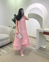 جلابية كلوش واسعه باللون الوردي