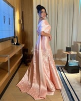 فستان سهرة فخم بتصميم أنيق ومميز