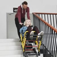 كرسي صعود الدرج الكهربائي كفر صغير