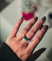 خاتم تاريخ من حجر المالاكيت