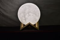 انارة القمر 3D ألوان متعددة 7 ألوان متغيره باللمس