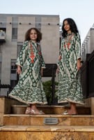 جلابية أطفال بنات- باللون البيج و الاخضر مشجّر - ل...