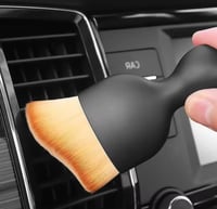 فرشاة لتنظيف فتحات المكيف والسيارة