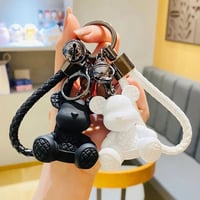 ميدالية مفاتيح على شكل دمية