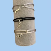 خيط معكوس وحرف