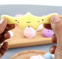 لعبة مطاطية صغيرة