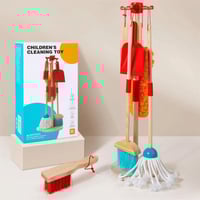 مكنسة خشبية منتسوري