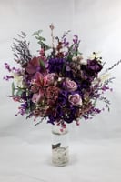 فازة سمك باللون البنفسجي