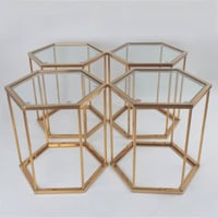 طاولات خدمة 4 قطع ستيل ذهبي اللون بسطح زجاج