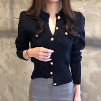أسود