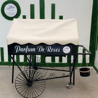 عربة ورد ثابتة