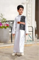 ثوب اطفال مطرز بالاسم