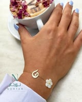 اسواره بالحرف مع وردة صدف طبيعي