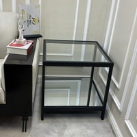 طاولة جانبية اسود