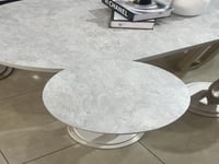 طاولات ضيافة