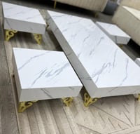 طاولات أرضي