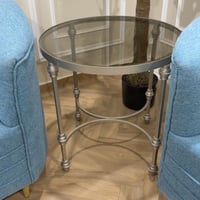 طاولات جانبية