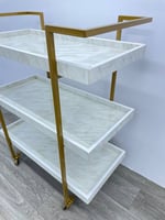 عربية تقديم