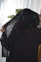 طرحه تطريز ذهبي وأخضر سيفين ونخله اسود