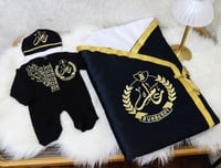 طقم مواليد مطرز بالحب