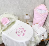 طقم مواليد وكوفلة تصميم عصري