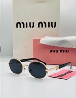 نظارة شمسية باللون الذهبي والأسود بتصميم إيطالي كل...