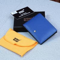 محفظة جلد كلاسيك بلون ازرق - تصميم نجمة القمة