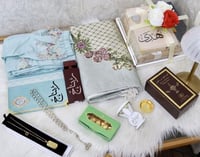 طقم صلاة نسائي مكون من ٨ قطع