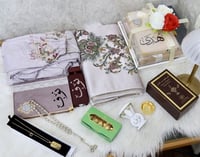 طقم صلاة نسائي مكون من ٨ قطع