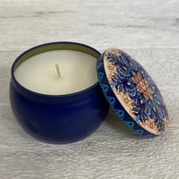 علبة حديد شمع معطر رائحة زهرة الأوركيد المتالقة