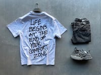 catch1115 جينز رمادي غامق + تيشيرت