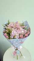 Mini Pink Breeze flower Bouquet– باقة ورد ميني بنك...