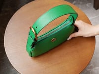 قوتشي Aphrodite مقاس 21cm