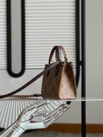 لوي فيتون ONTHEGO BB مقاس18cm