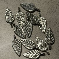 تعليقات ورق شجر