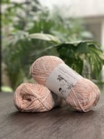 خيط مناسب لجميع مشاريع الكروشيه دمى ومشاريع الاطفا...