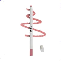 محدد شفاه من لوكا