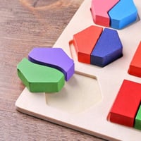 تركيبة اشكال خشبية