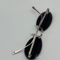 نظارة فيندي ببيضاوية فضي عدسة سوداء