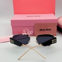 نظارة ميو ميو ذهبي تصميم عصري بعدسة سوداء