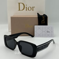 نظارة ديور بإطار أسود كلاسيكي وعدسات سوداء