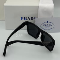 نظارة برادا أسود كامل مربعة بعدسة سوداء