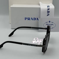 نظارة برادا مربع فضي بعدسة سوداء مدرجة