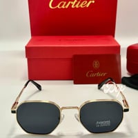 نظارة كارتير ذهبي بعدسة سوداء صغيرة