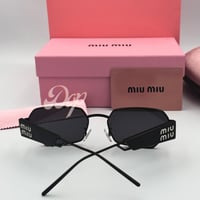 نظارة ميو ميو أسود تصميم عصري بعدسة سوداء