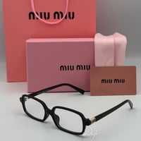 نظارة ميو ميو بإطار أسود وعدسات مستطيله شفاف