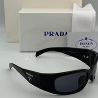 نظارة برادا مستطيل رياضي بعدسة سوداء